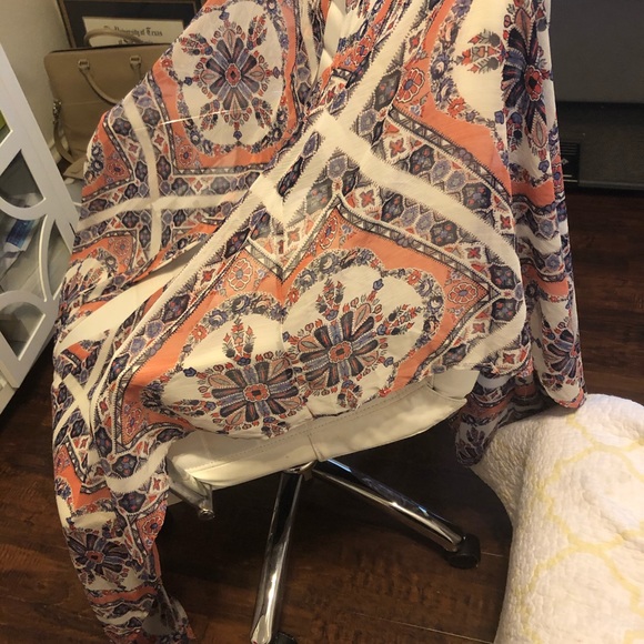 Cape, Coverup or Kimono - Picture 9 of 10